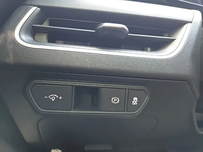 2025 Kia K4 - view 17