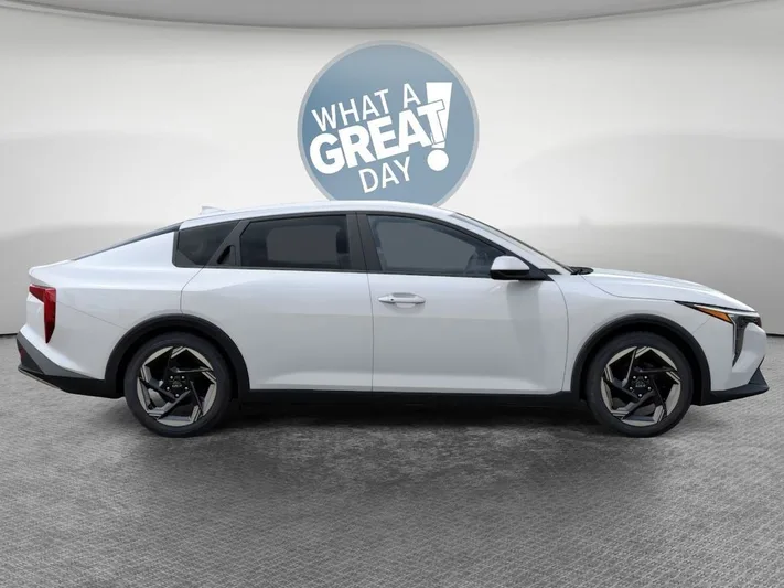 2026 Kia K4 - view 7