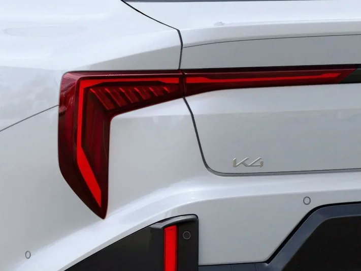 2025 Kia K4 - view 11