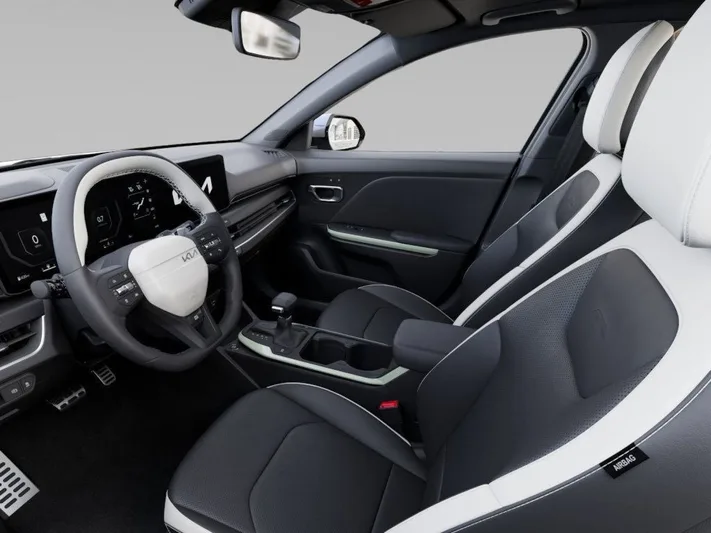2025 Kia K4 - view 17