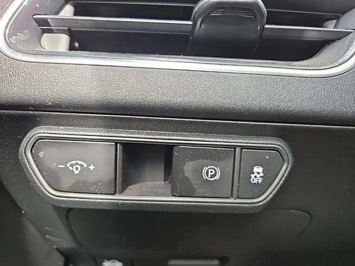 2025 Kia K4 - view 19