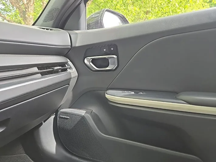 2025 Kia K4 - view 26