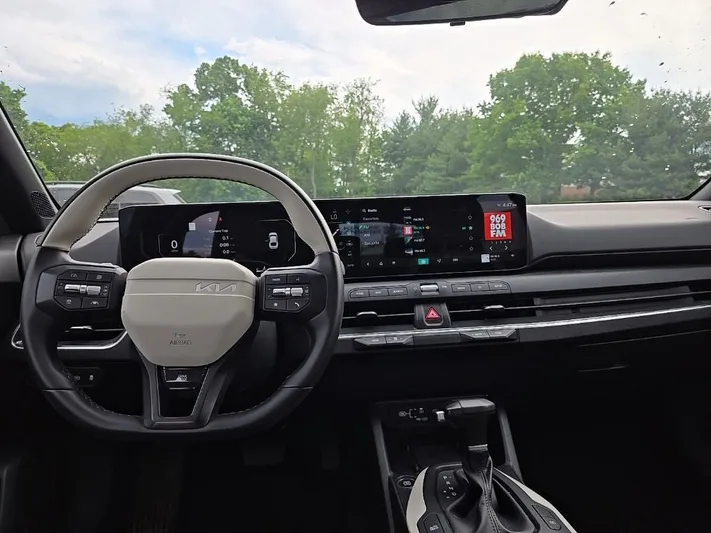 2025 Kia K4 - view 36