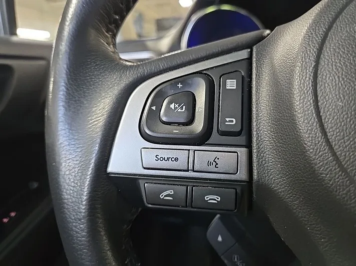 2017 Subaru Outback - view 13