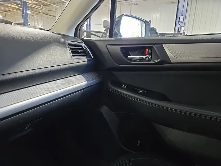 2017 Subaru Outback - view 23