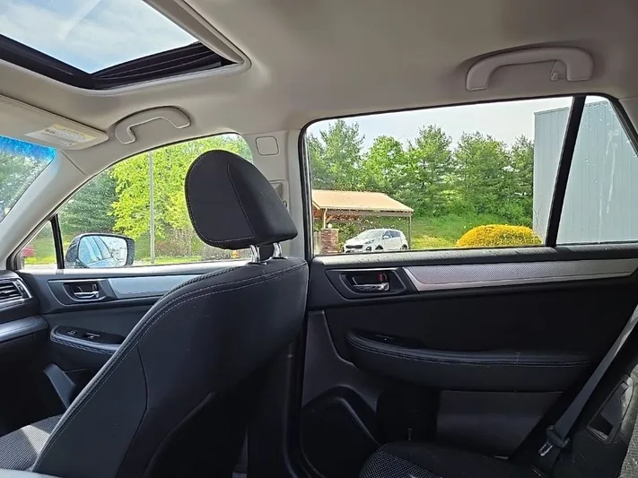 2017 Subaru Outback - view 31
