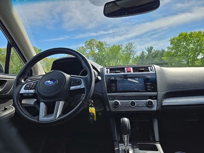 2017 Subaru Outback - view 34