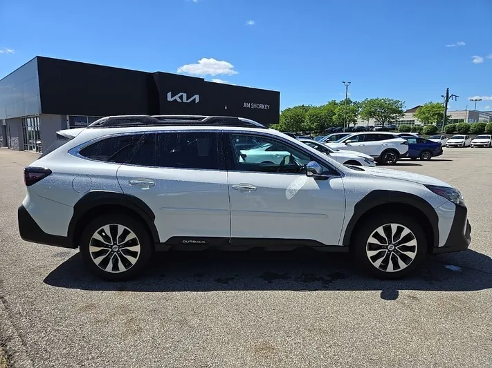 2024 Subaru Outback - view 2