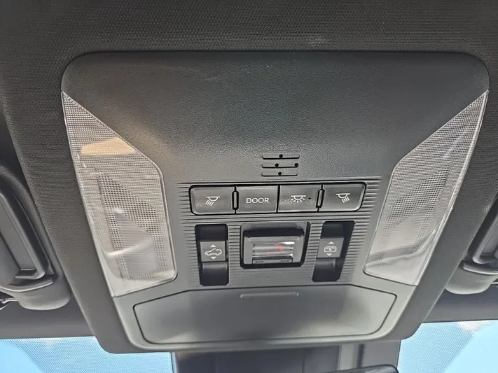 2021 Toyota RAV4 - view 26
