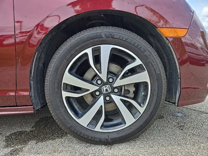 2018 Honda Odyssey - view 13