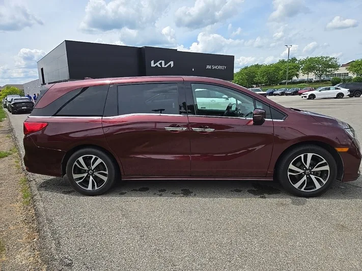 2018 Honda Odyssey - view 2