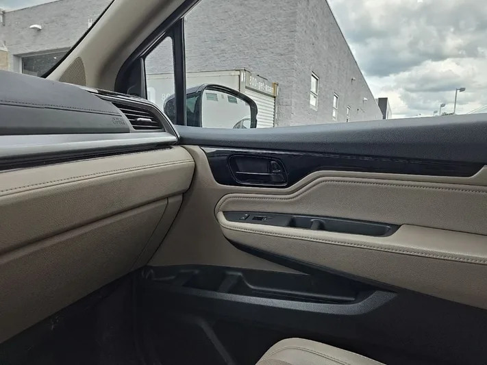2018 Honda Odyssey - view 28