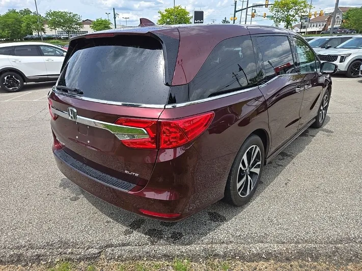 2018 Honda Odyssey - view 3