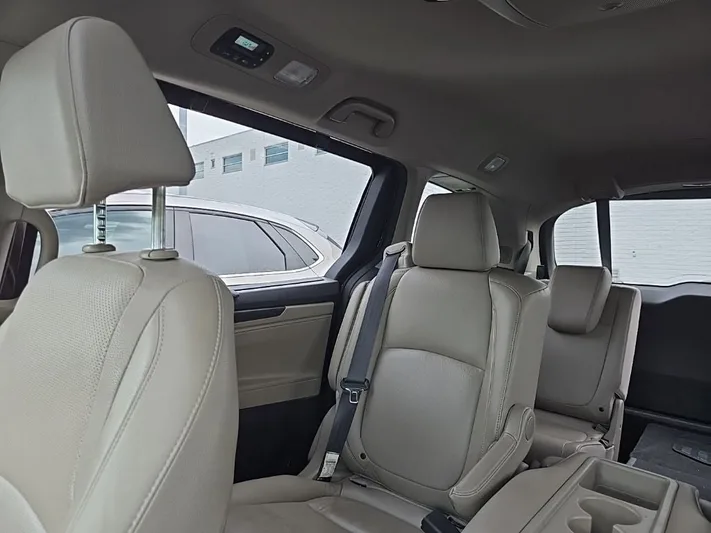 2018 Honda Odyssey - view 31