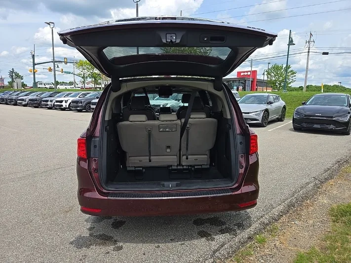 2018 Honda Odyssey - view 5