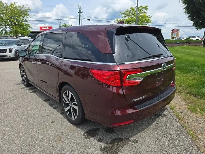 2018 Honda Odyssey - view 9