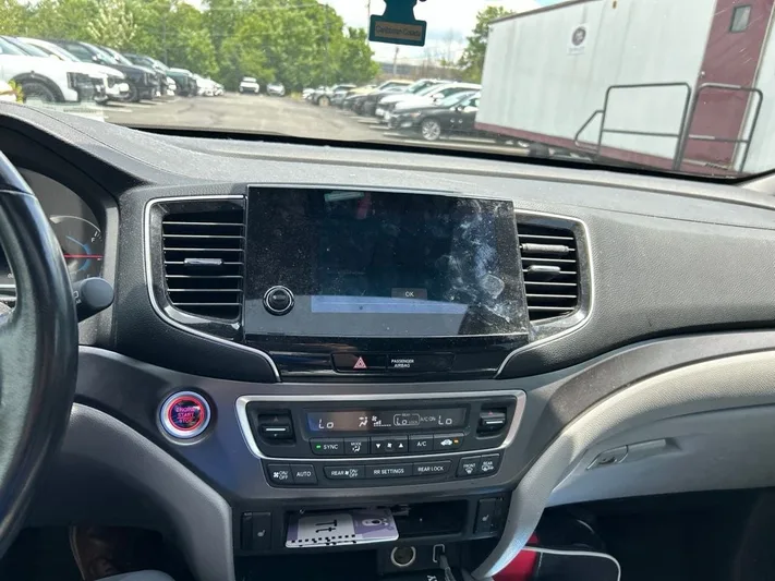 2020 Honda Pilot - view 8