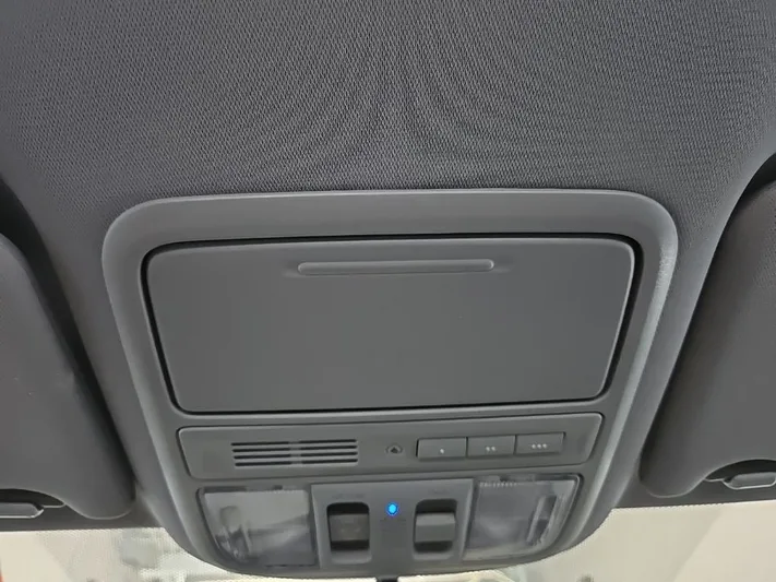 2017 Honda Pilot - view 32