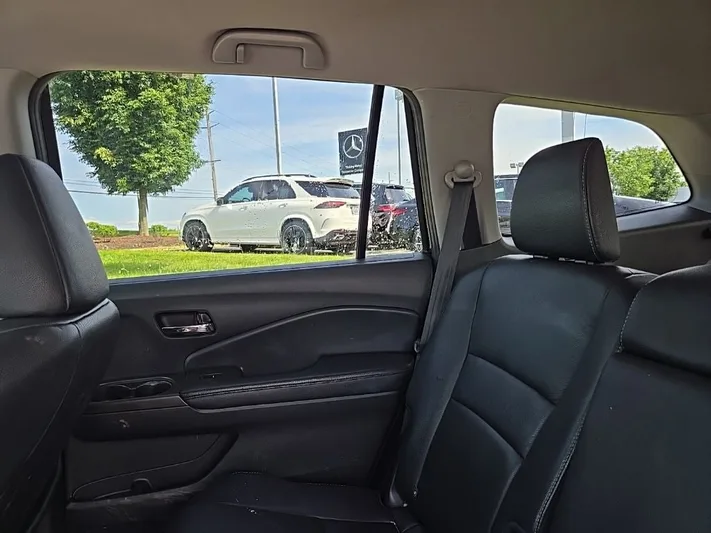 2017 Honda Pilot - view 39