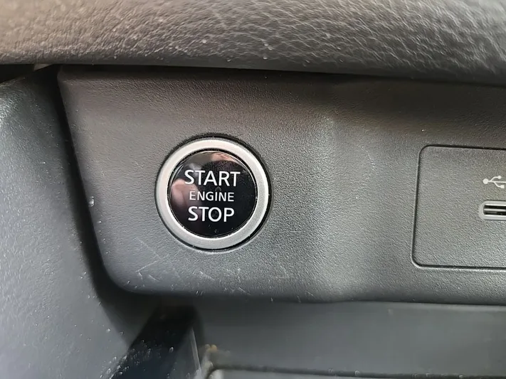 2023 Nissan Rogue - view 20