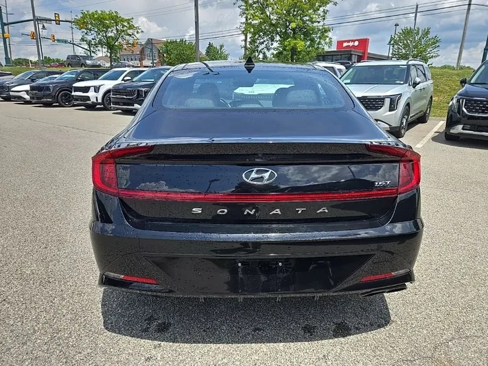 2020 Hyundai Sonata - view 5