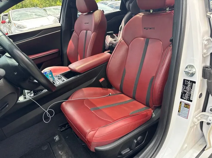 2022 Kia K5 - view 9