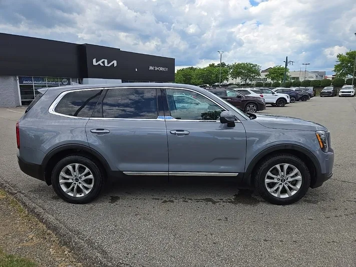 2021 Kia Telluride - view 2