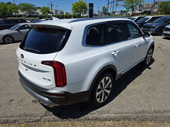 2021 Kia Telluride - view 3