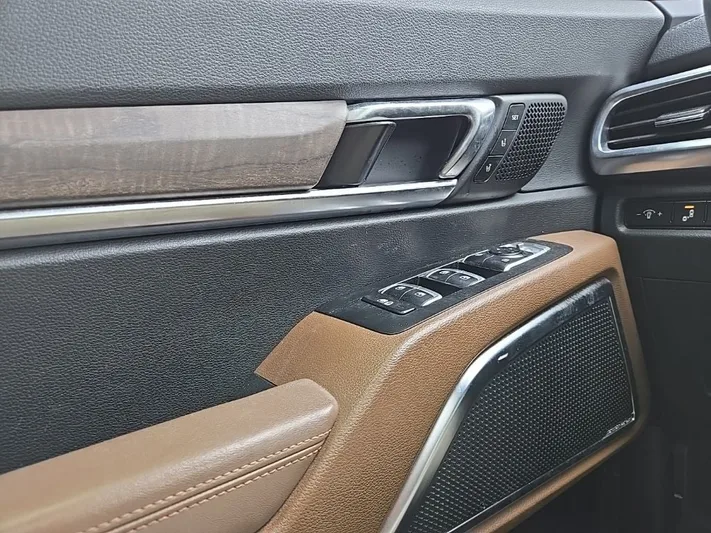 2022 Kia Telluride - view 17