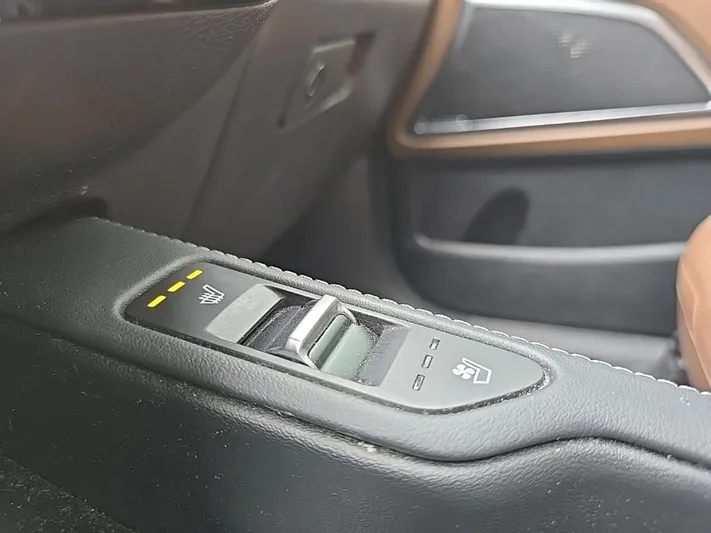 2022 Kia Telluride - view 19