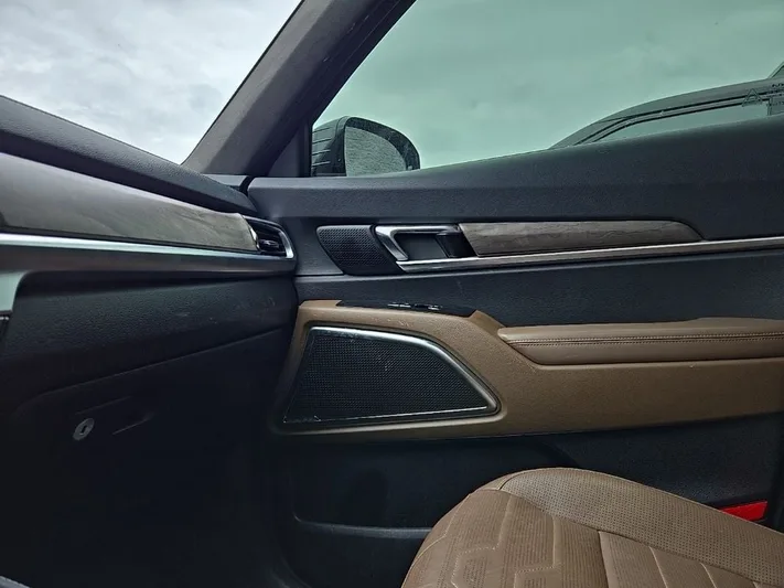 2022 Kia Telluride - view 23