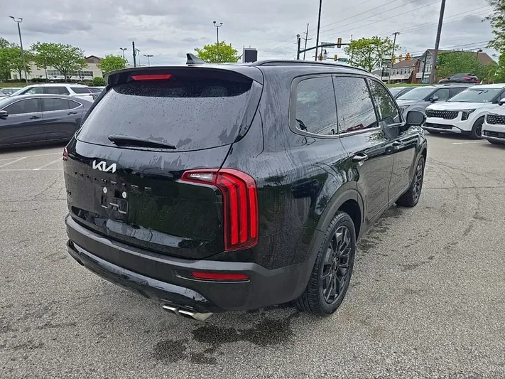 2022 Kia Telluride - view 3