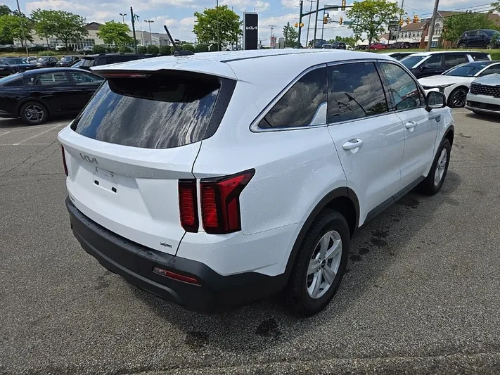 2023 Kia Sorento - view 3