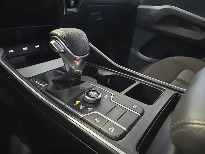 2023 Kia Sorento - view 31
