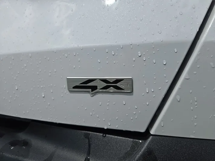 2023 Kia Sorento - view 4
