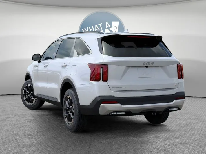 2026 Kia Sorento - view 4