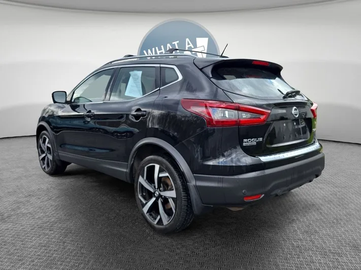 2022 Nissan Rogue - view 6