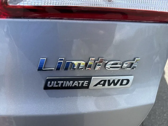 2017 Hyundai Santa - view 28