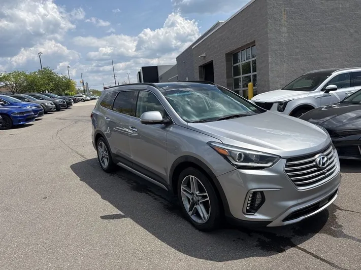 2017 Hyundai Santa - view 32