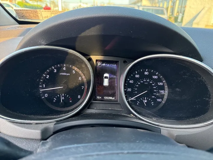 2017 Hyundai Santa - view 7