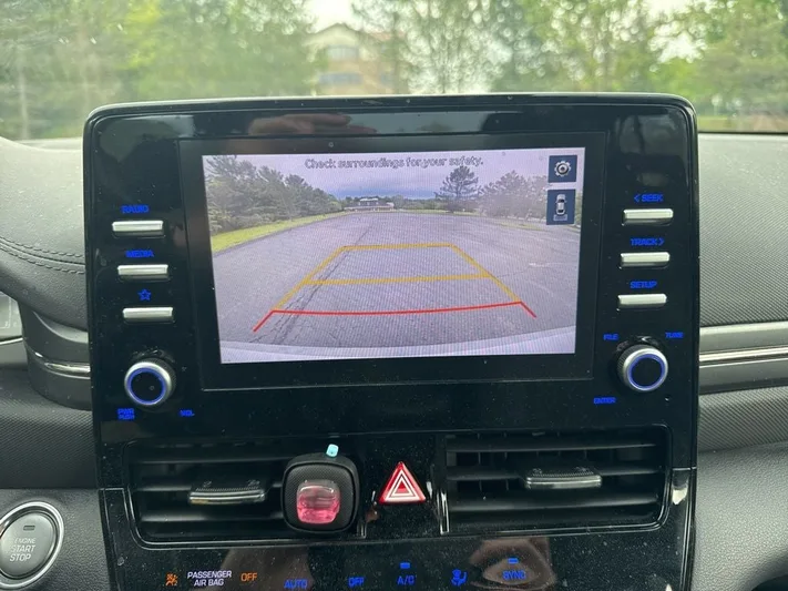 2022 Hyundai Ioniq - view 10