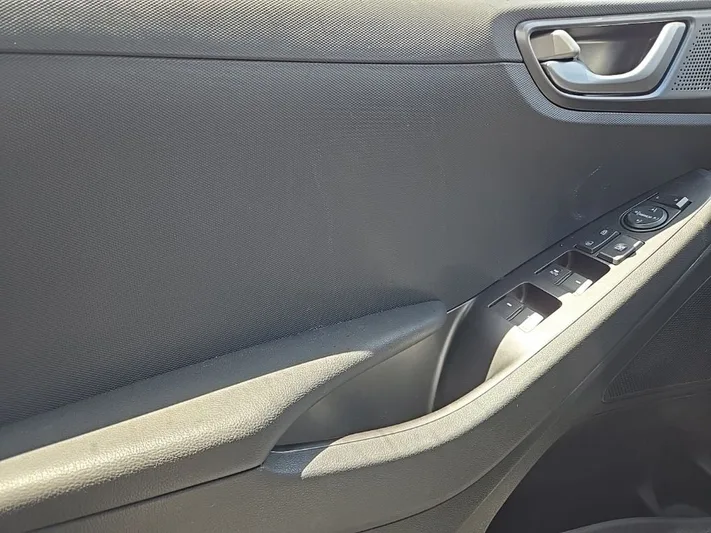 2022 Hyundai Ioniq - view 18