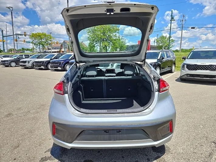 2022 Hyundai Ioniq - view 6