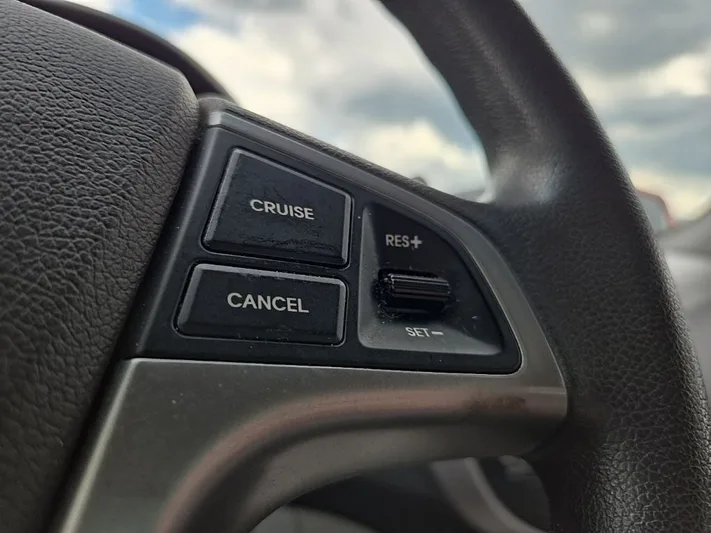 2016 Hyundai Accent - view 17