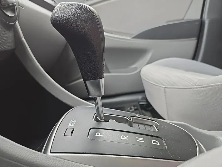 2016 Hyundai Accent - view 24