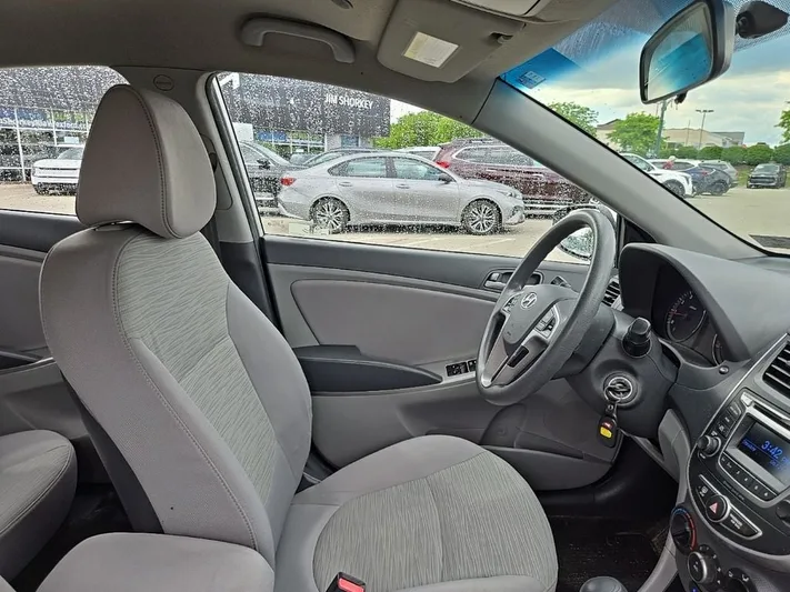 2016 Hyundai Accent - view 33