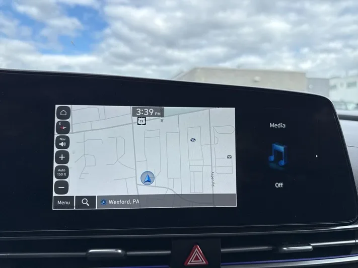 2024 Hyundai Elantra - view 20