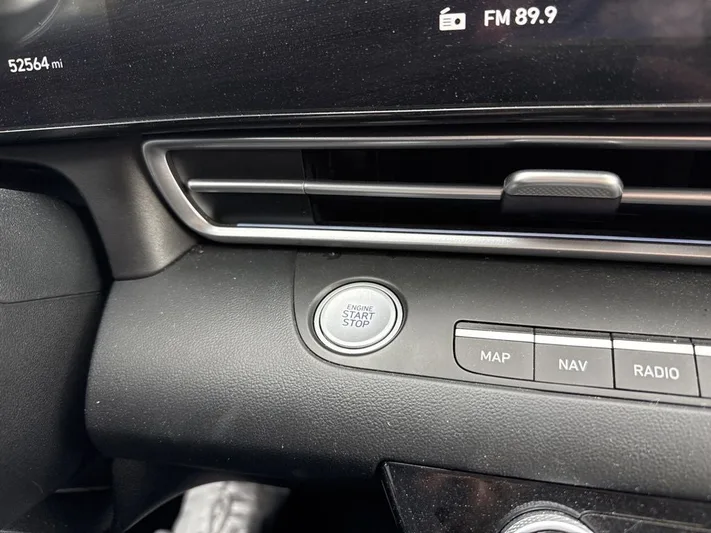 2024 Hyundai Elantra - view 24
