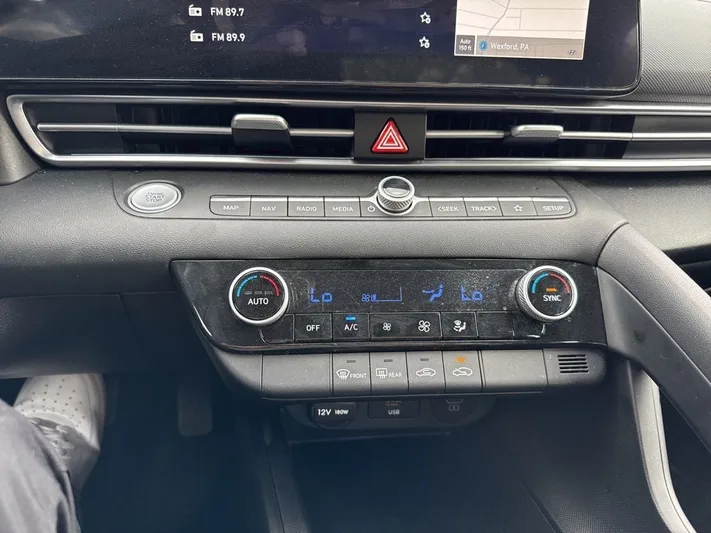 2024 Hyundai Elantra - view 28