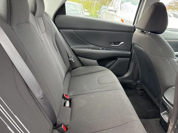 2024 Hyundai Elantra - view 35